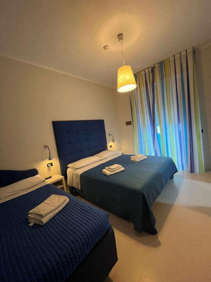 Hotel Leonardo Чезенатико Экстерьер фото