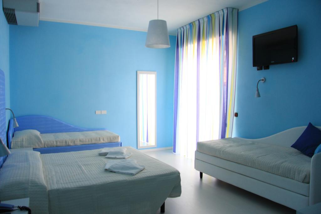 Hotel Leonardo Чезенатико Экстерьер фото