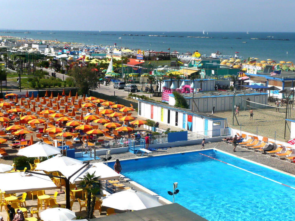 Hotel Leonardo Чезенатико Экстерьер фото