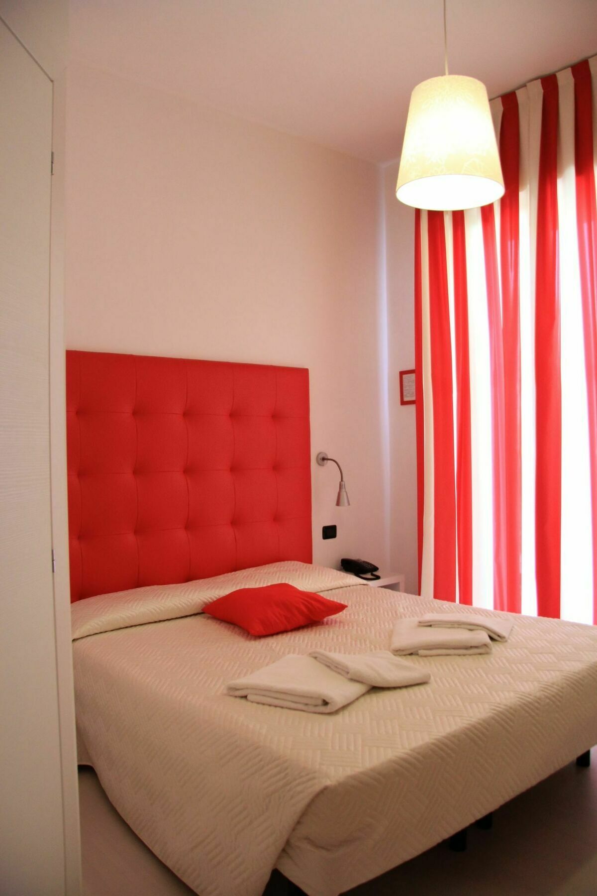 Hotel Leonardo Чезенатико Экстерьер фото
