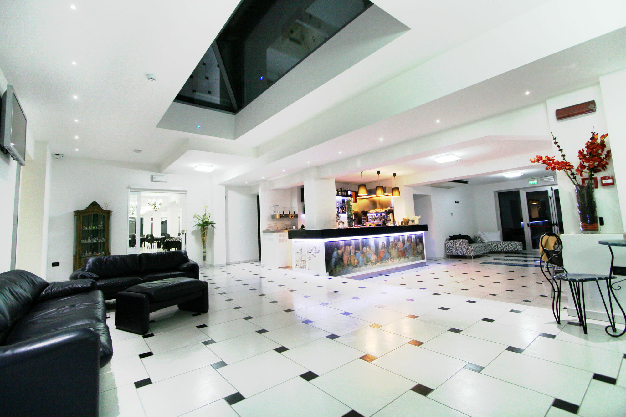 Hotel Leonardo Чезенатико Экстерьер фото